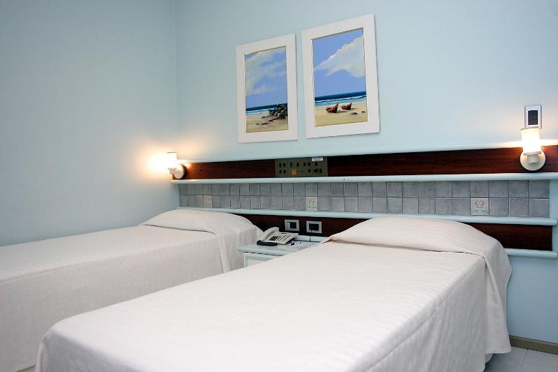 Hotel Bhally บัลเนอาริโอ กังโบริว ภายนอก รูปภาพ