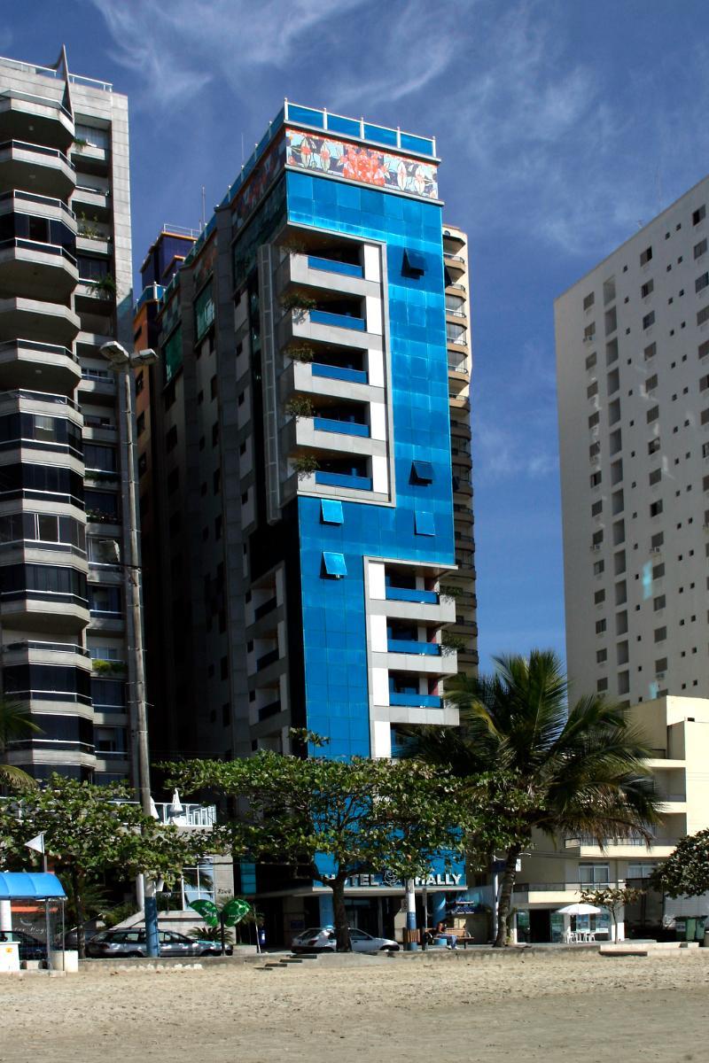 Hotel Bhally บัลเนอาริโอ กังโบริว ภายนอก รูปภาพ