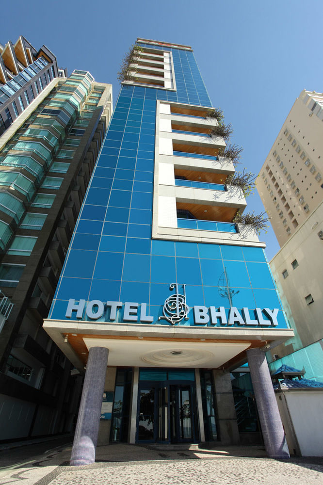 Hotel Bhally บัลเนอาริโอ กังโบริว ภายนอก รูปภาพ