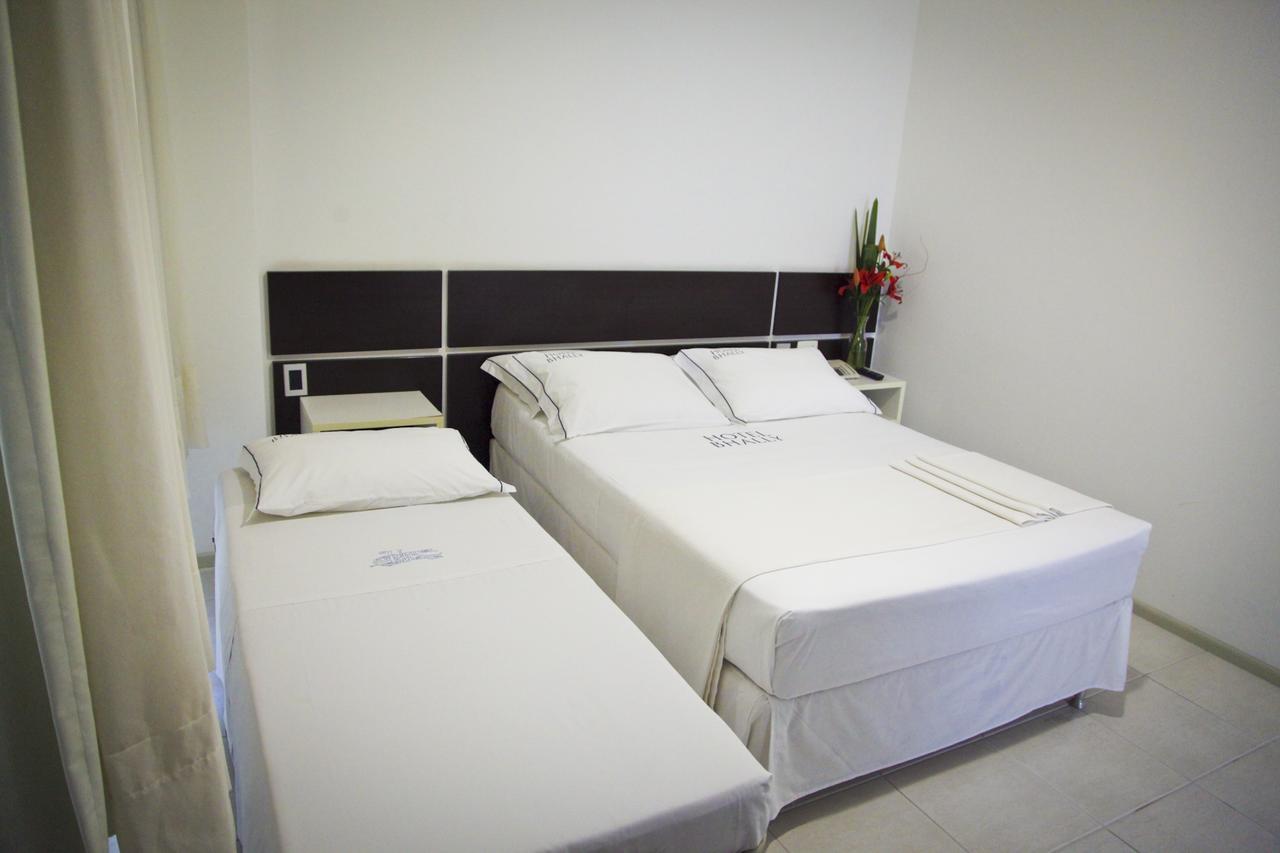 Hotel Bhally บัลเนอาริโอ กังโบริว ภายนอก รูปภาพ