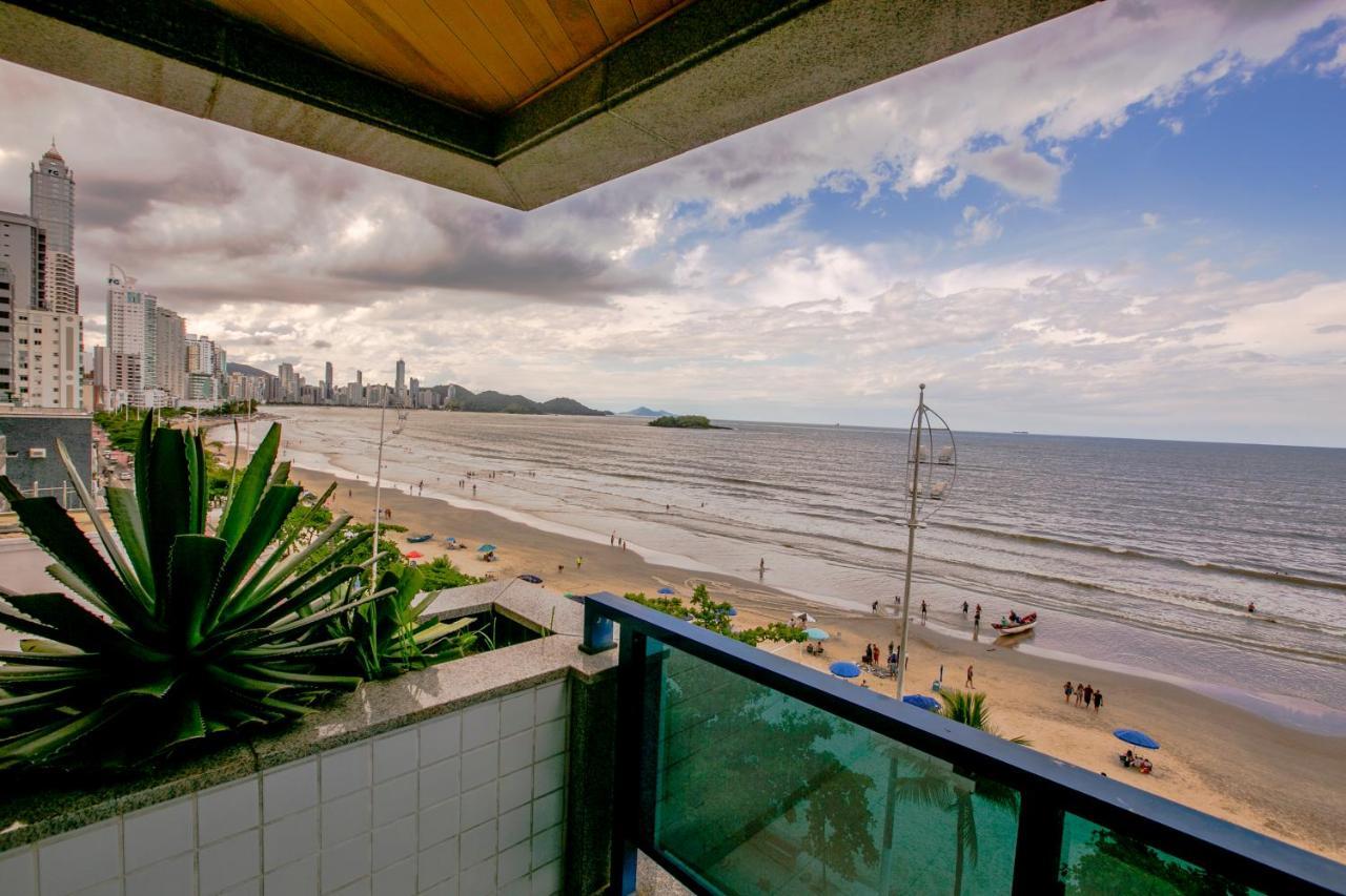 Hotel Bhally บัลเนอาริโอ กังโบริว ภายนอก รูปภาพ