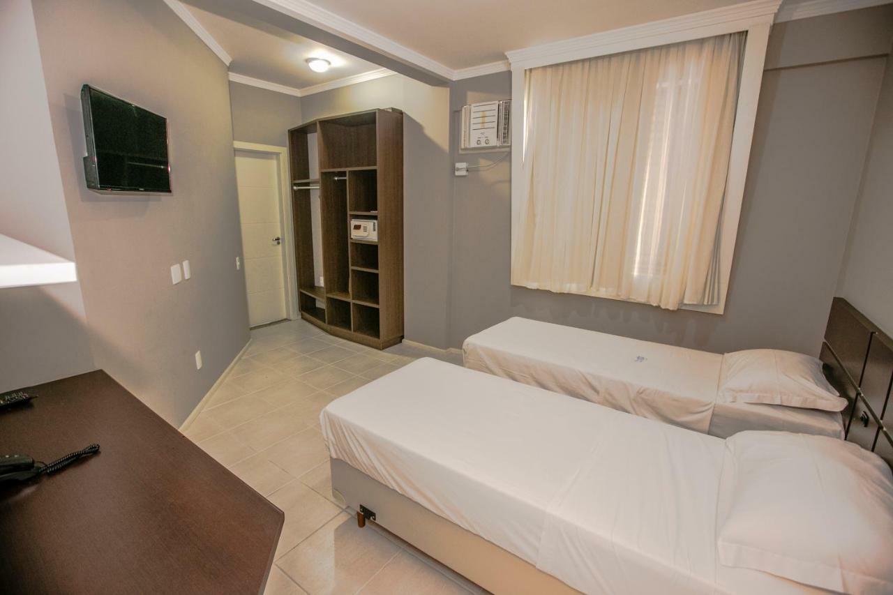 Hotel Bhally บัลเนอาริโอ กังโบริว ภายนอก รูปภาพ