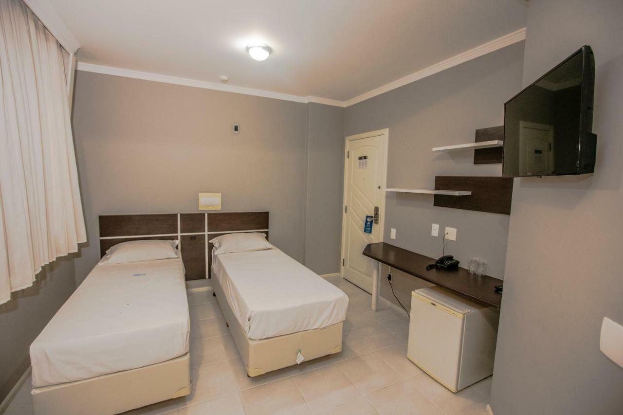 Hotel Bhally บัลเนอาริโอ กังโบริว ภายนอก รูปภาพ